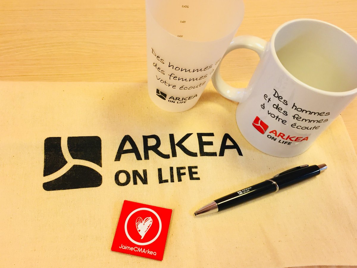 jocelyneloaec's tweet photo. [Oh, merci 😊 !] Merci à la chouette équipe @arkeaonlife pour ce cadeau de bonne année ! Vous êtes 🔝 ! ❤️❤️❤️ https://t.co/BLvlj22bmW