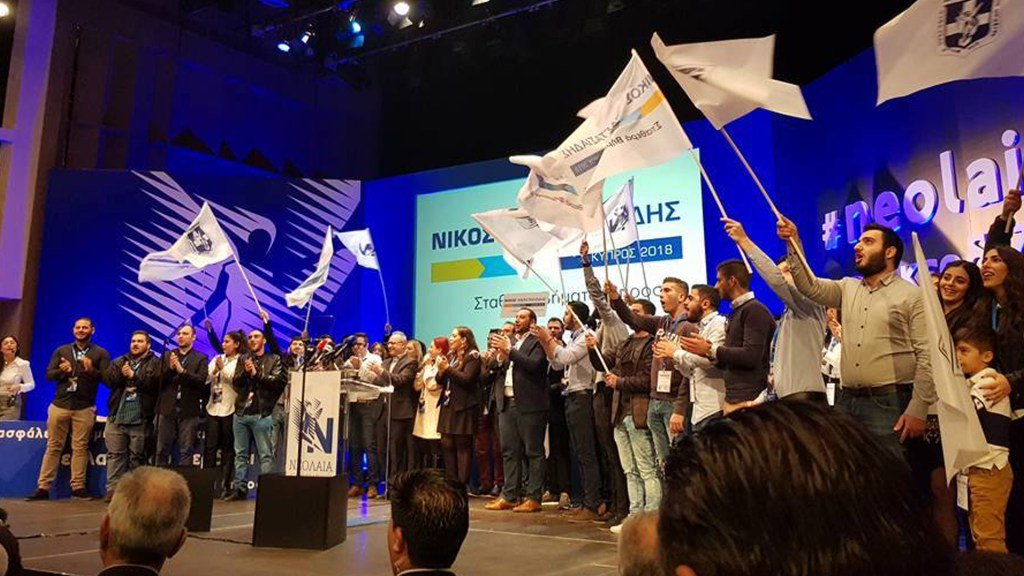 koutsompolacy's tweet photo. Μια απίστευτη επιλογή των προθύμων! https://t.co/JKi1BOOmGW https://t.co/M8XECF0SZT