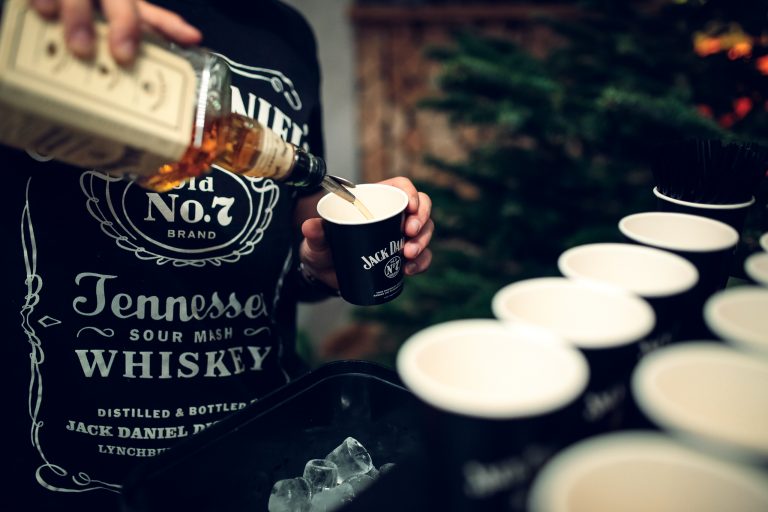 Bartendinglv's tweet photo. Rīgas bārmeņi tiekas Jack Daniels Late Brunch pasākumā (+Foto) https://t.co/yfGPs5aWHu https://t.co/J9T2BhIH0j