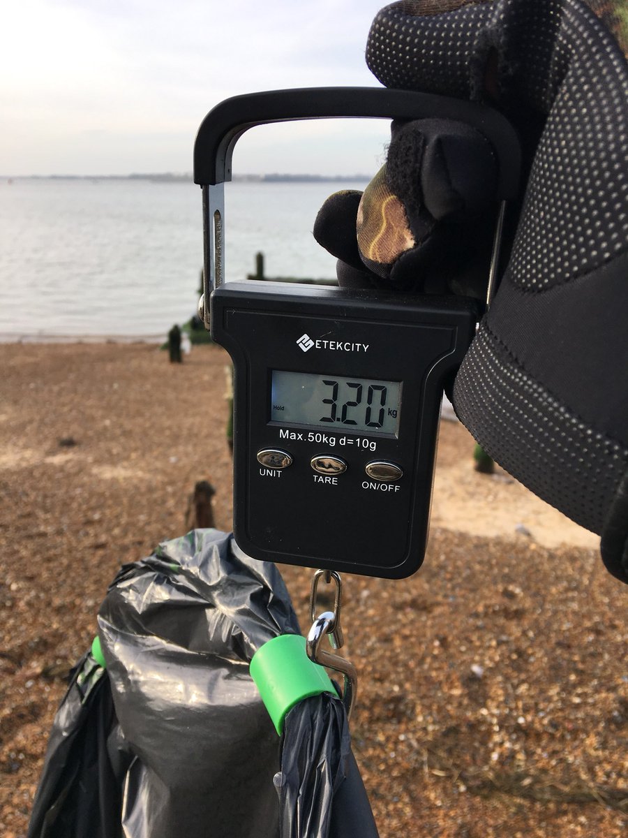 WildlifeGadgets's tweet photo. Had a fab meeting of minds with @BennersPhoto , Kate from @BeachBonkersHQ and Deborah from @GreenprintForum on Saturday morning followed by a #beachclean. 3.2kg+ collected.

#2minutebeachclean #Suffolk #PlasticAwareUK https://t.co/nfk0tPrdXA