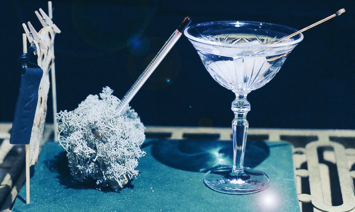 Hemingway_Bcn's tweet photo. At Hemingway Bar Barcelona we make #drymartini in this way. #cocktailbar #cocktail #barcelona #drink https://t.co/ep6Z2SAV2p