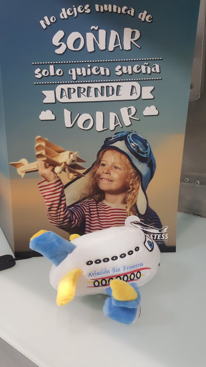 AirHostessTcp's tweet photo. En la academia de #Oviedo ya tienen su #Flyto solidario para colaborar con @ASFSPAIN ¿Y vosotros, ya tenéis el vuestro? https://t.co/XEGVyvvzbi