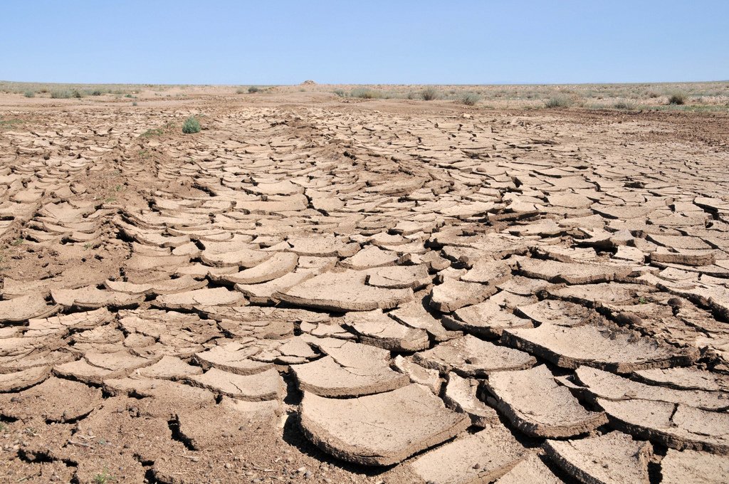 UNFCCC's tweet image. Over 25% of world’s land will dry up if #ParisAgreement goals are missed, new study finds bit.ly/2CTOJ0m Stronger and faster #ClimateAction is crucial to preventing the looming aridification crisis #GlobalGoals