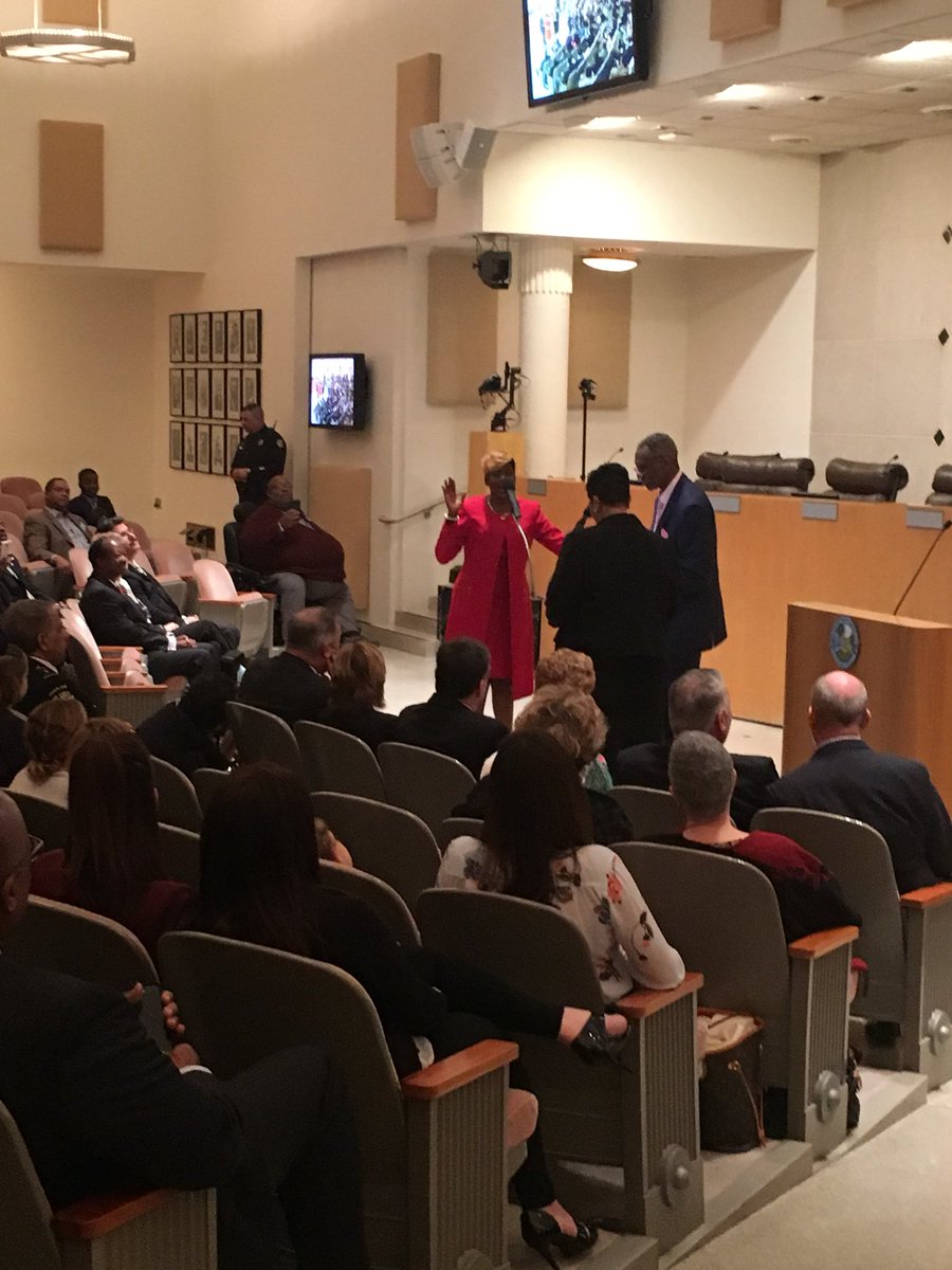 Kelly Cohen 🦩🦩 (@kelly_cohen) on Twitter photo Congrats to the <a href="/citybeautiful/">City of Orlando</a> commissioners who got sworn in for another term. Look forward to working with you <a href="/JimGrayOrlando/">Jim Gray</a> <a href="/Rfstuart/">Robert Stuart</a> <a href="/ReginaHillFL/">Commissioner Regina</a>. #leadershipmatters Congrats to the <a href="/citybeautiful/">City of Orlando</a> commissioners who got sworn in for another term. Look forward to working with you <a href="/JimGrayOrlando/">Jim Gray</a> <a href="/Rfstuart/">Robert Stuart</a> <a href="/ReginaHillFL/">Commissioner Regina</a>. #leadershipmatters