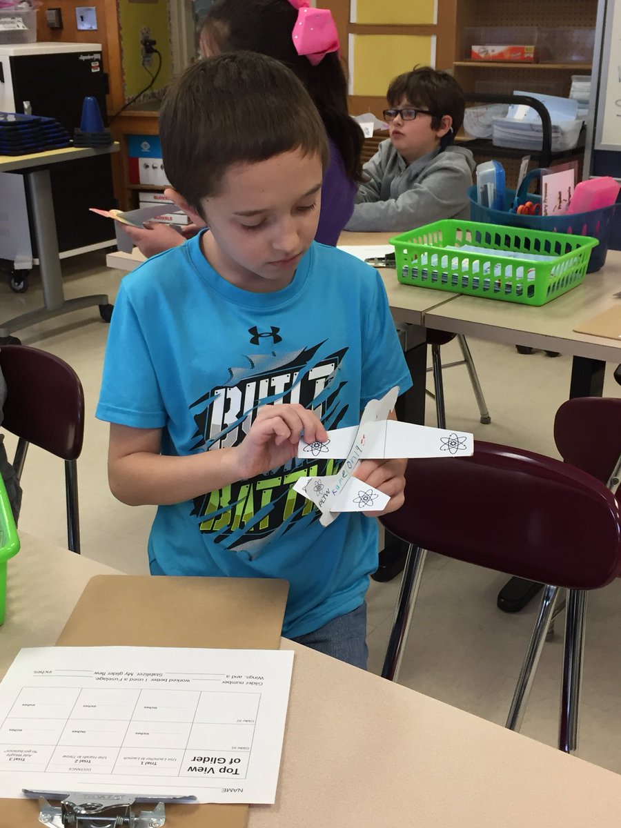 Launching and recording glider flight during Project Lead the Way!
#CHESwearethebest 
#BCSDEaglePride