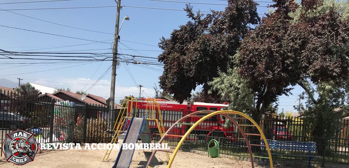 RABCHILE's tweet photo. Bomberos Puente Alto.
Ahora #Rab20 se encuentra en 10-3-9 (Rescate Animal) en Los Molles y Arquitecto Eugenio Cerda. Se trata de gato en árbol.
Unidades: RB-1.
@cbptealto @CbpaPrimera https://t.co/dwBKep3oqf