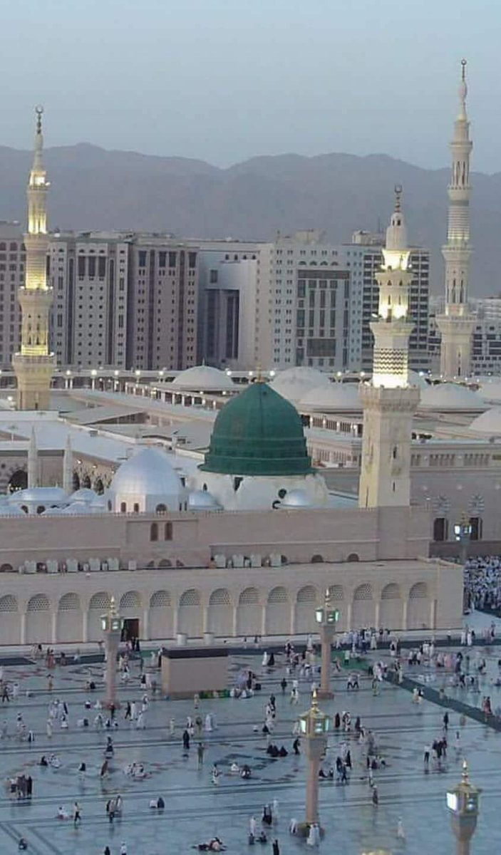 AhmedRazaQadri's tweet photo. میری نظر کو بھاۓ دُنیا کا حُسن کیسے 
آنکھوں میں ہے سٙمایا سرکارﷺ کا مدینہ https://t.co/D97fw0S6hB