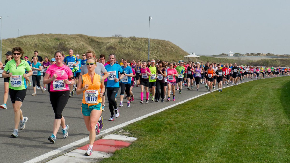 Heb jij je al ingeschreven voor de <a href="/runnersworldnl/">Runner's World NL</a> Zandvoort Circuit Run, De 30 van Zandvoort of De Omloop van Zandvoort? #GoedeVoornemens #NewYearGoals #Sportief