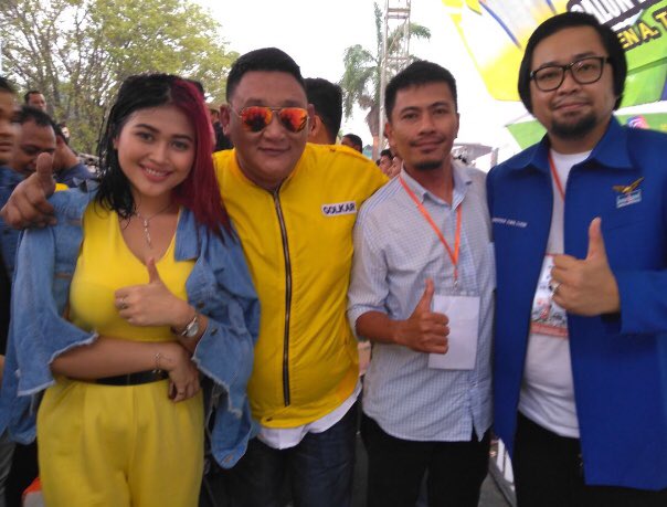 sidiki_febi's tweet photo. Deklarasi pasangan MATAHARI”walikota &amp; wakil walikota 2018-2023 gorontalo” https://t.co/NzIXs2paIj