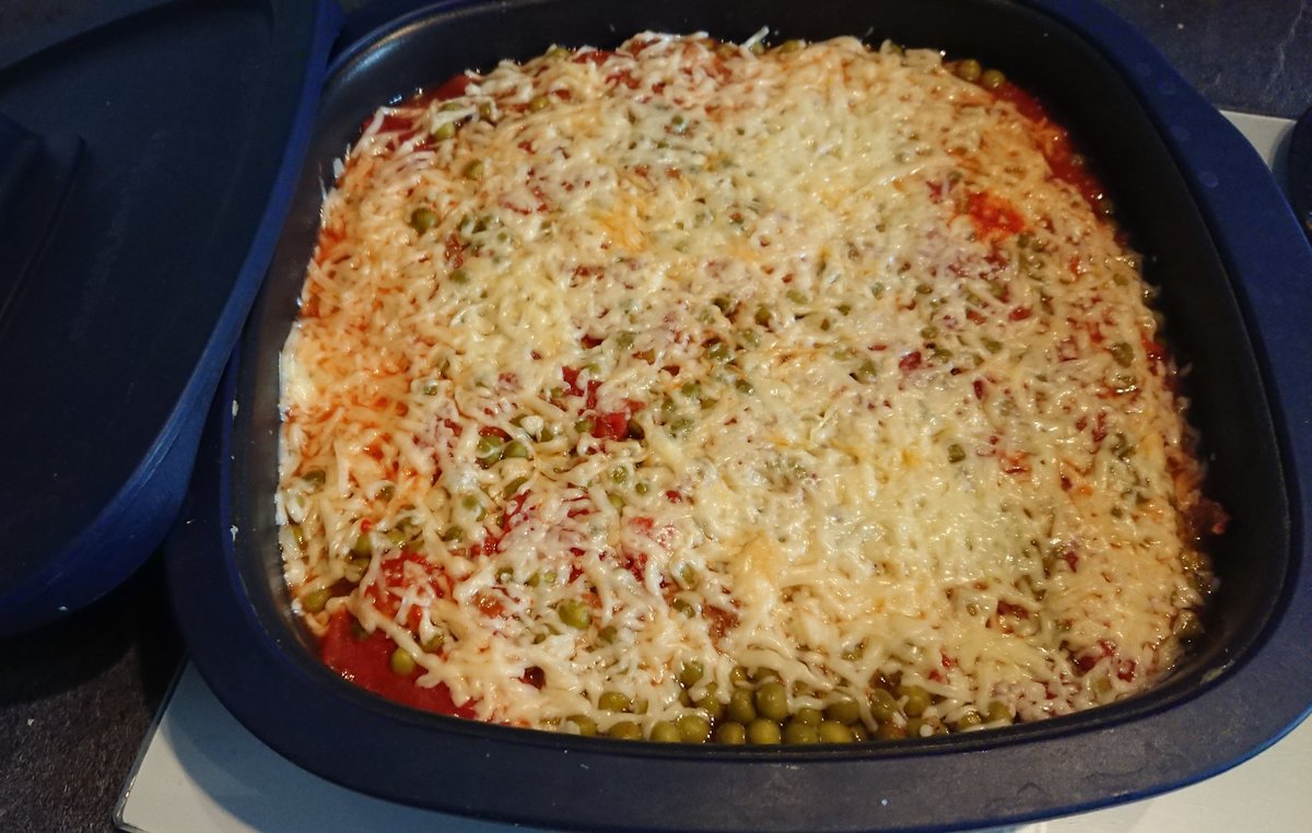 cookedeliss's tweet photo. Gratin de petits pois tomates, recette légère Weight watchers au micro pro grill Tupperare 👌
#recette #weightwatchers #Microprogrill #Tupperware https://t.co/QlpGgrpwH0