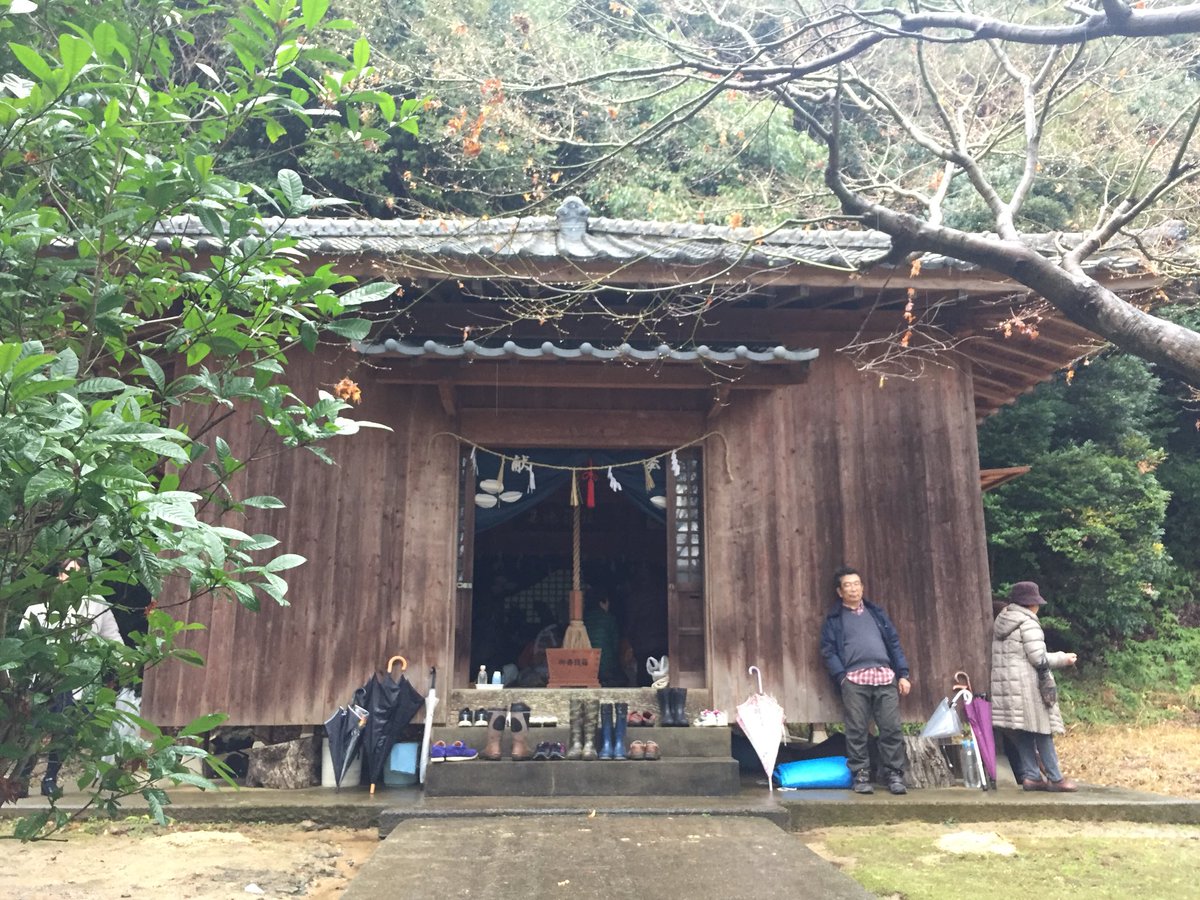 おそらく日本で唯一の「王嶋」という名を持つ場所と思われる、長崎県松浦市の王嶋神社。昨年の正月休みはインフルエンザでつぶしてしまったので、二年越しの訪問となりました。 