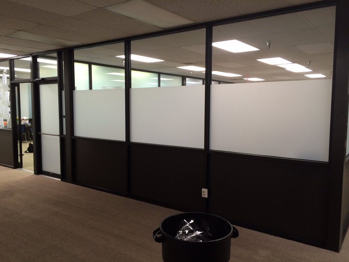 This school office is now private thanks to Sun Control Center's install of 3M Frost Film. @3MWindowFilmUSA ow.ly/rAen30hDt0u