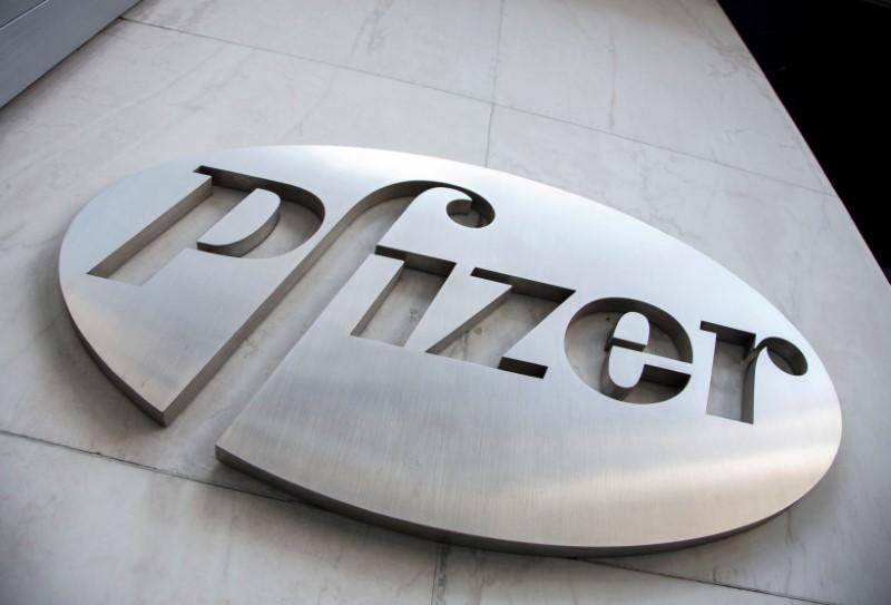 Reuters's tweet image. Pfizer ends research for new Alzheimer's, Parkinson's drugs reut.rs/2CCsE2l