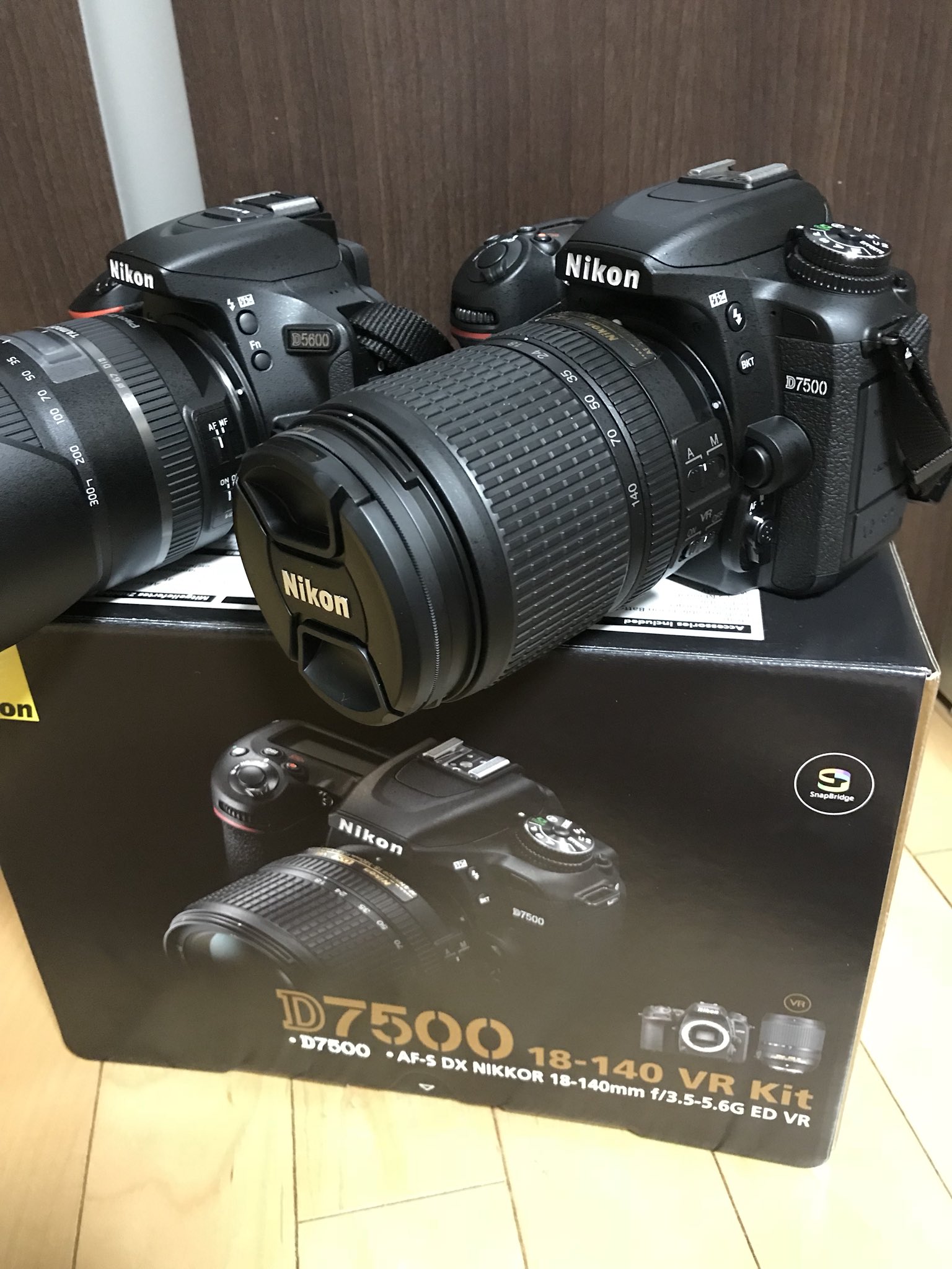 麦穂猫 Cats Disney 娘が自分の一眼レフを買ってきた まさかのニコンd7500 私達のd5600が霞む でも一人で検討 貯金して自分の成人の日に買ってくる辺り私よりよっぽど大人 既に共通年パスも持ってるし これで正真正銘 ディズニー女子 だね