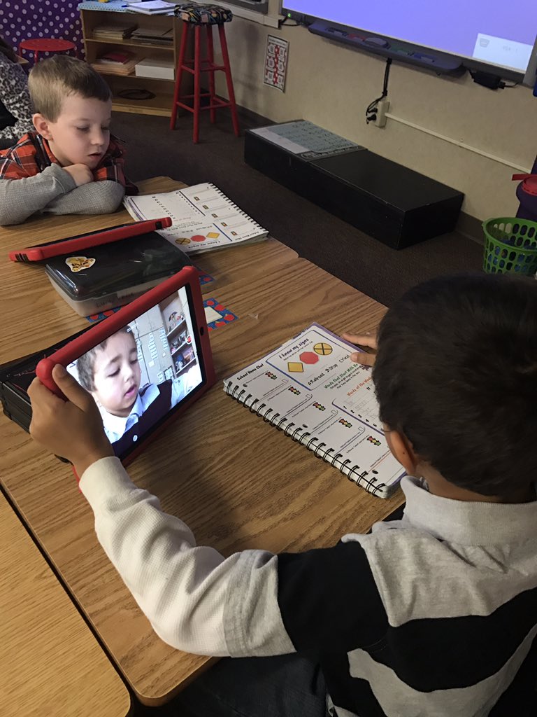 MsSVance3's tweet photo. #LevelUpYI put to use on student day #1! Thank you, Miss Falknor for attending our session on Friday and jumping in this morning. Wonderful job, 1st Gr students!! @CanvasLMS @MrsReidFV #RCSNextGen #RCSeLearn #crestdalecrusaders https://t.co/qrerJ21z6h