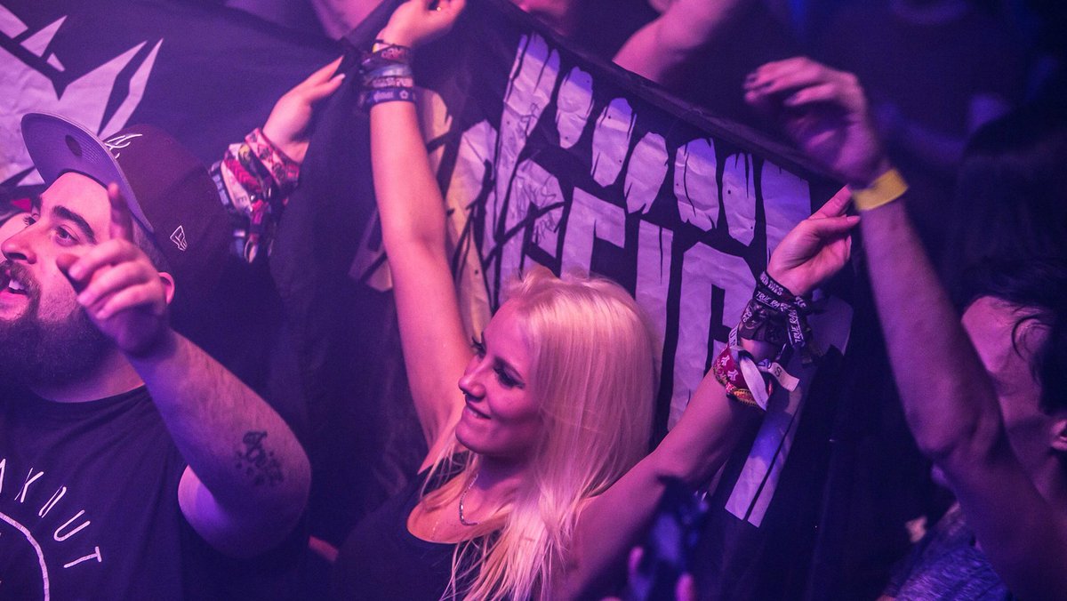 TIOH_'s tweet image. Hoe de eerste labelnight van @dogfightrecords in #Eindhoven eraan toeging? Check ons beeldverslag:

thisisourhouse.nl/features/in-be…

📷 @TVNfotografie 

#hardcore #dogfight #jointhefight