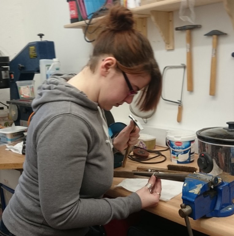 GennaDesign's tweet photo. Are you struggling with your #mentalhealth? It's been proven that taking up a craft helps with your anxiety and depression. Take up a #jewelleryclass this year 2018 to help relieve your stresses. https://t.co/2dFddYOB4T https://t.co/u2NLIZuk96