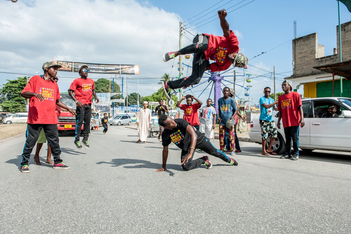 nairobinow's tweet photo. #Nairobi: Exactly 1 Month to #SautizaBusara, @SautizaBusara, Music Fest. Extravaganza - held in #Zanzibar, #Tanzania.

Images from the 2015 Sauti za Busara Carnival Parade - the official kick off to the fest. that brings selected streets in Zanzibar to life.

📸 by Gabriele Fiolo https://t.co/aUlsNc7FJ8