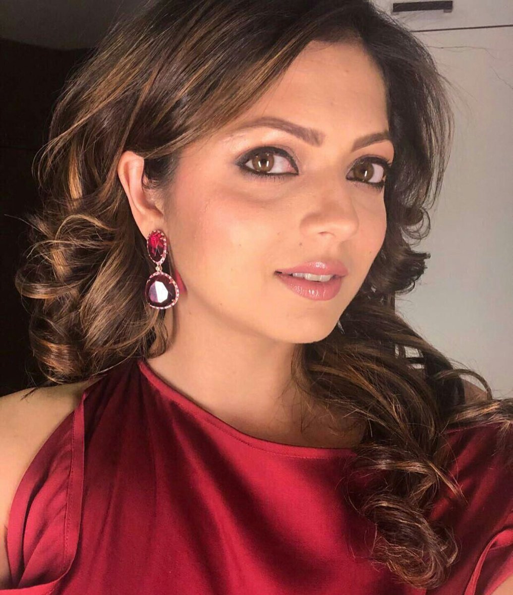 sbhavasiva's tweet photo. #DrashtiDhami #drashti #HottieInRed #HBDDrashtiDhami @drashti10 πΈπππ·πΊππ https://t.co/N9tJiOSgYY