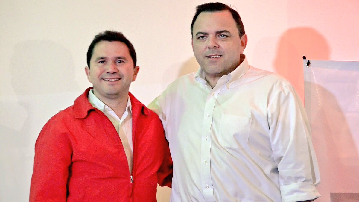 mauriciosahui's tweet photo. A partir de hoy se incorpora @RobertoRdzAsaf a nuestro equipo como coordinador de la precampaña a la gubernatura. Bienvenido amigo! https://t.co/7opp27BGpC