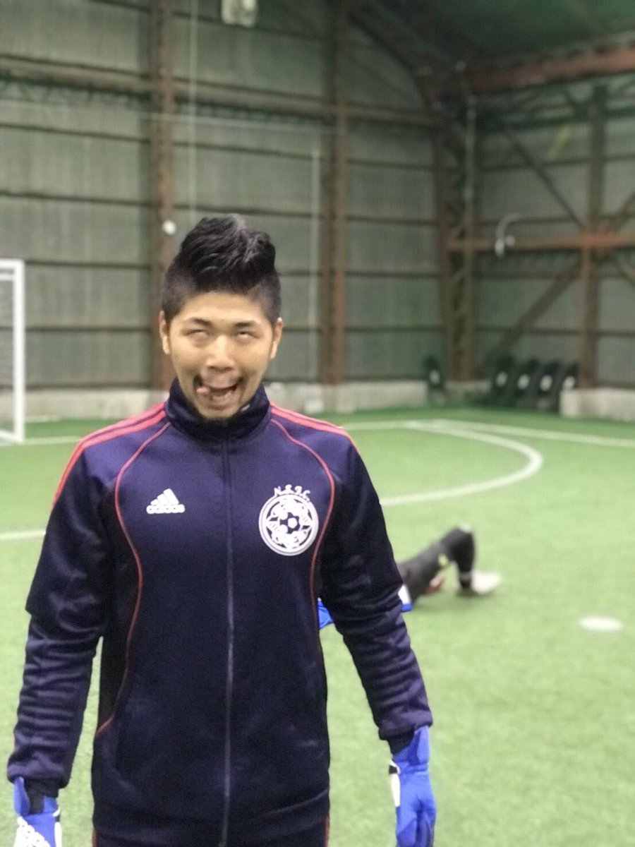 FCwarriors1's tweet photo. 1月8日
ブリスフィールド東大阪にて
今年初練習を行いました！
新加入選手を加え、助っ人と
総勢13名で楽しくフットサルを
しました！皆さん28日に向けて
頑張りましょー👍！
#フットサル https://t.co/fJitSELGtW