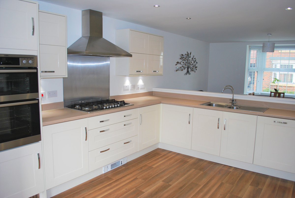 NFSleafordLETS's tweet photo. Wowzers! Stunningly beautiful family home in Greylees, Sleaford. You NEED to see this. #Greylees #Sleaford #Lettings https://t.co/isCGbi81Pa