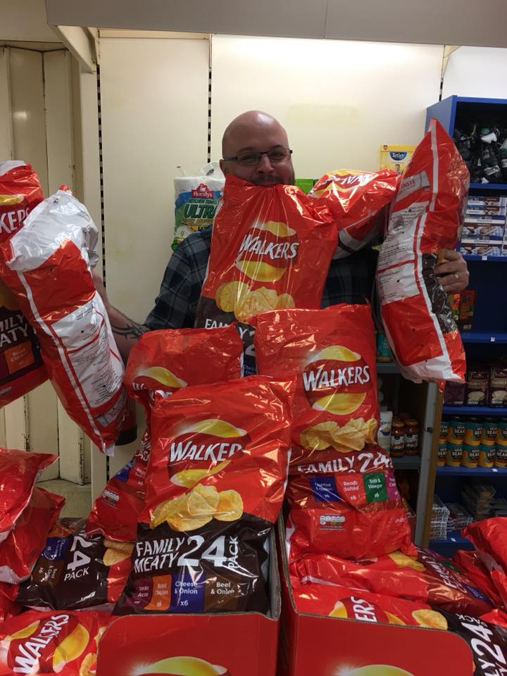Shropcomproject's tweet image. The Great Crisp Giveaway!🌟We are giving away HUNDREDS of packs of crisps! Best before date 06/01/18. Pop down to our #Telford store for a couple of FREE bags (or leave a small donation to help with our work in the #community)
#PreventingFoodWaste #CommunitySpirit #BecauseWeCan