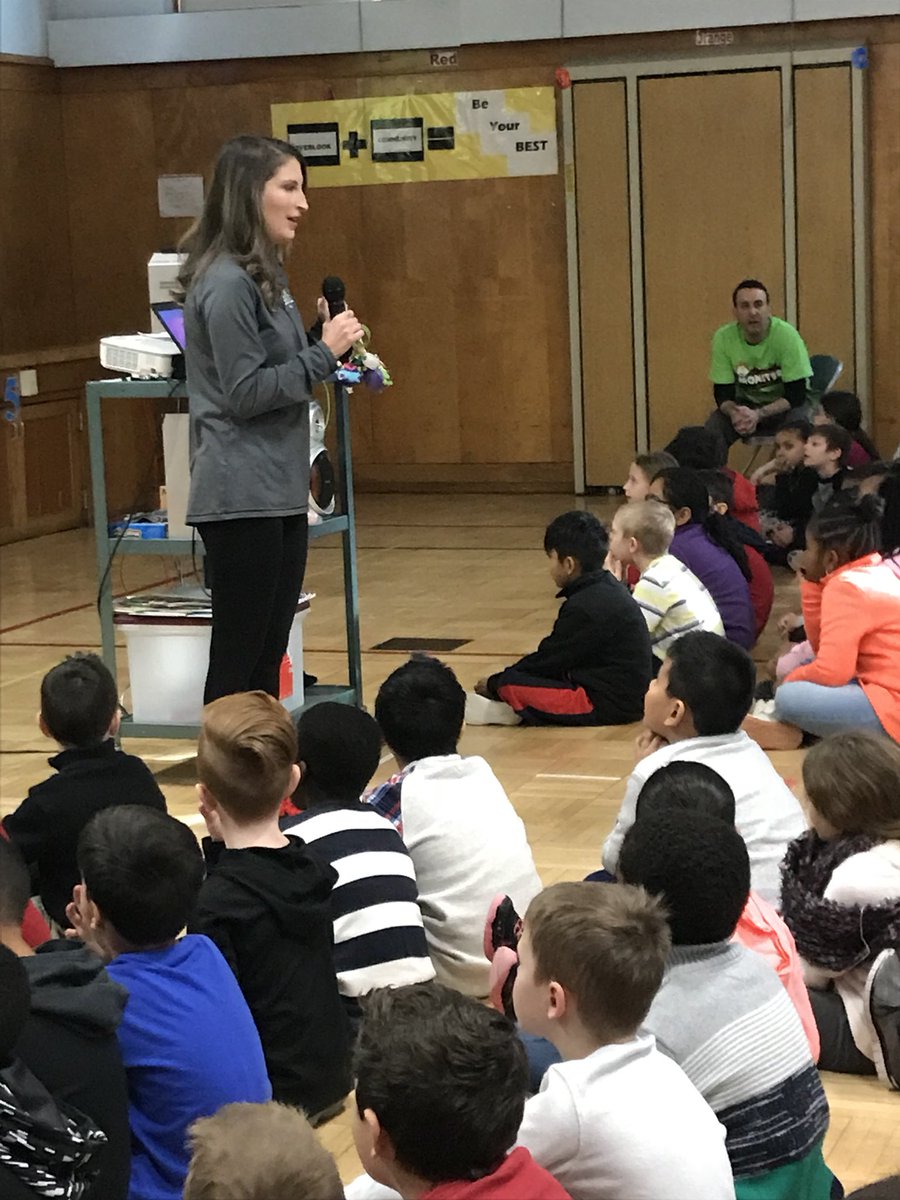 MrsWheelerVFE's tweet photo. Kicking off Jumprope for Heart at OPS! Thank you Mr. C and Mrs. Irwin  from the American Heart Association! We are inspired! https://t.co/WxhuxH3sDV