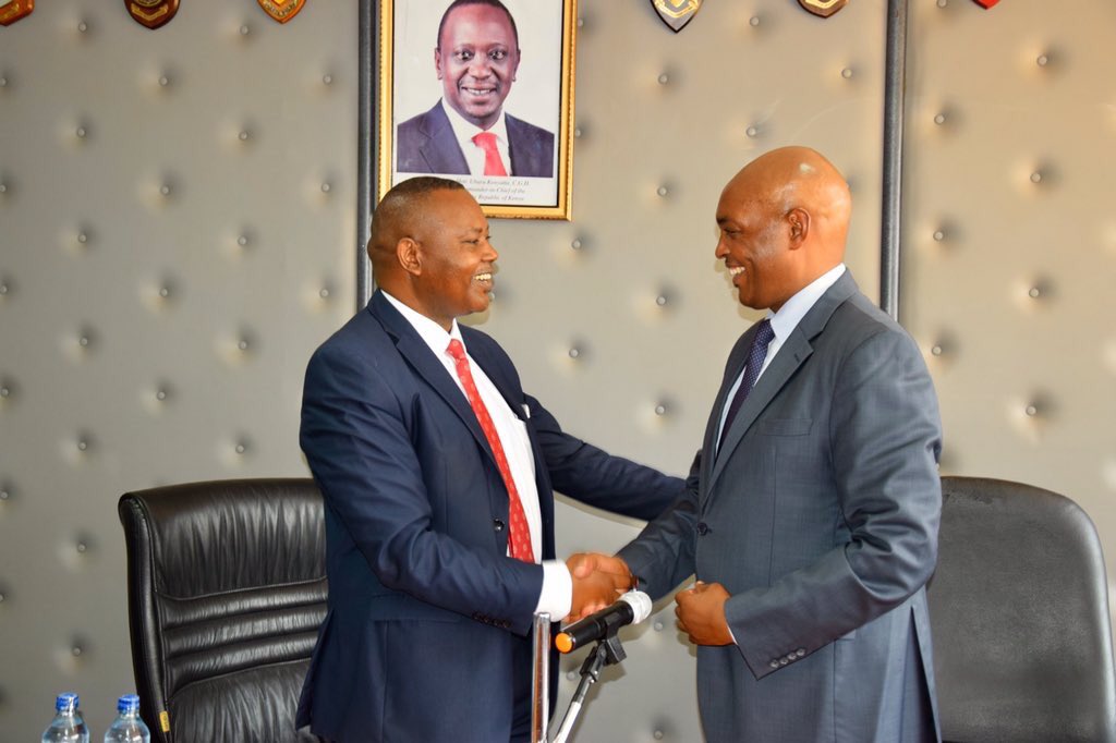 FrontierOnlineK's tweet photo. #BreakingNews; George Kinoti takes over from Ndegwa Muhoro as the new Directorate of Criminal Investigations boss. #ChangeOfGuardKE @DCI_Kenya https://t.co/tVlrADpxOJ
