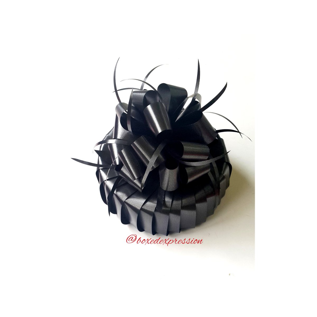 erthapower's tweet photo. Wrapping gifts with ribbons is a creative way to add a luxurious finishing to your #gifts 
#luxury #ribbon https://t.co/J55nwWfrUw