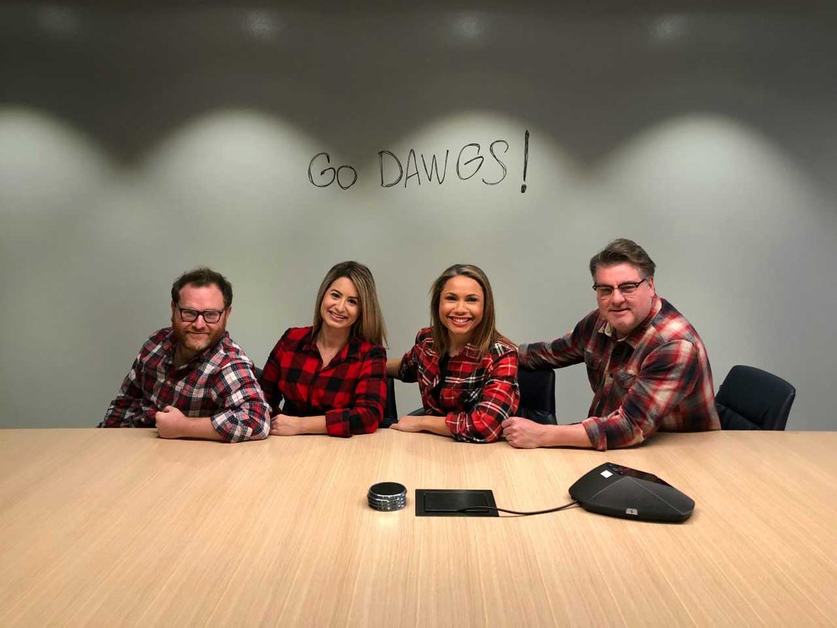 Moloknee's tweet photo. #FlannelPower #GoDawgs https://t.co/tfTv8zXCCC