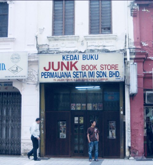 Overpriced Rude Review Of Junk Book Store Kuala Lumpur Malaysia Tripadvisor