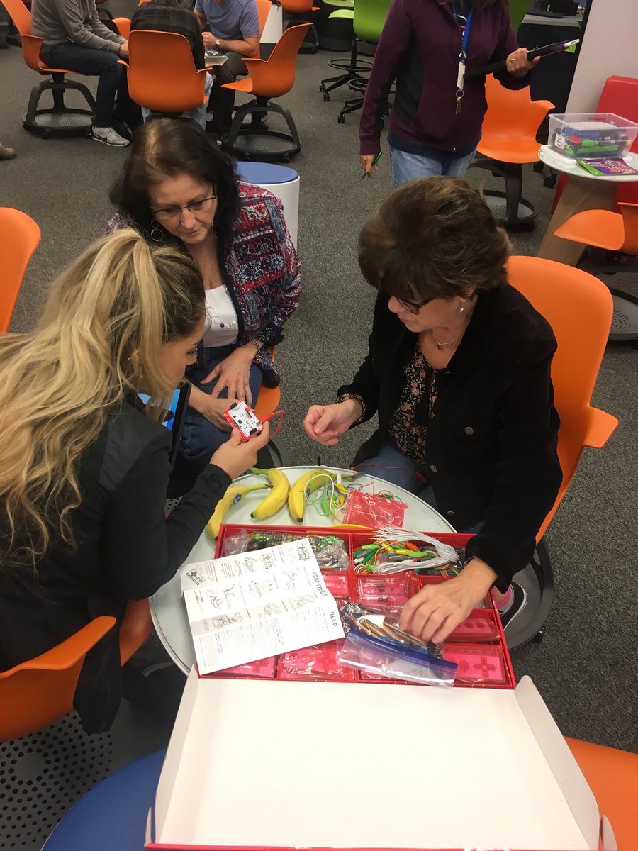 CastroEDU13's tweet image. Our teachers love to learn!! Afternoon play time with some of our STEM Kits we received through our Innovation Grants that will be introduced through Dens! #MakeyMakey #3Doodler #ModularRobotics #LegoMechanisms #Spheros @GRISHAM_MS