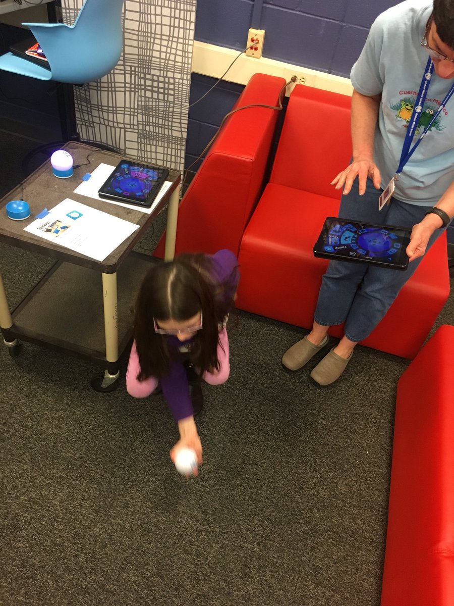 CastroEDU13's tweet image. Our teachers love to learn!! Afternoon play time with some of our STEM Kits we received through our Innovation Grants that will be introduced through Dens! #MakeyMakey #3Doodler #ModularRobotics #LegoMechanisms #Spheros @GRISHAM_MS