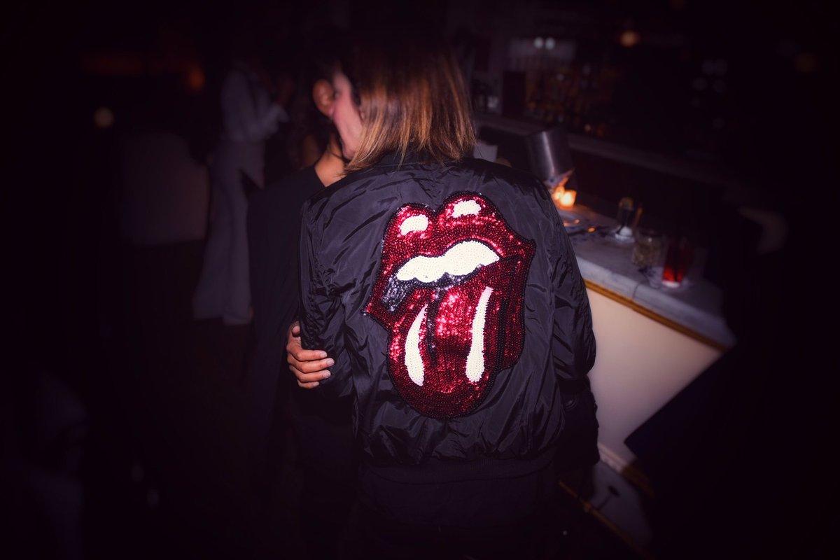 Looking like a glam rock star 🎸
Rock N Baga Tuesdays🔥the best of the #80s &amp; #90s #mytuesdayisbetterthanyours #bagatellemiami #rocknbaga #miaminights #miamirocks #miaminightlife #miamibeach #southbeach