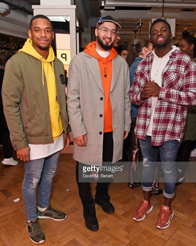 RakSuJam's tweet photo. Colours, Vibes and Fun! The vibe for 2018! https://t.co/qocxoTcA2a