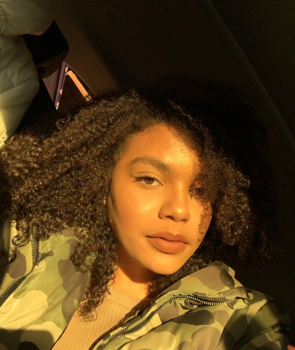 nickimstark's tweet photo. happy tuesday! lots of love to everyone and always spread positivity ♥️🌻

#tuesdayselfie #dolanpoc 
@EthanDolan @GraysonDolan https://t.co/R4KeuCrYP9