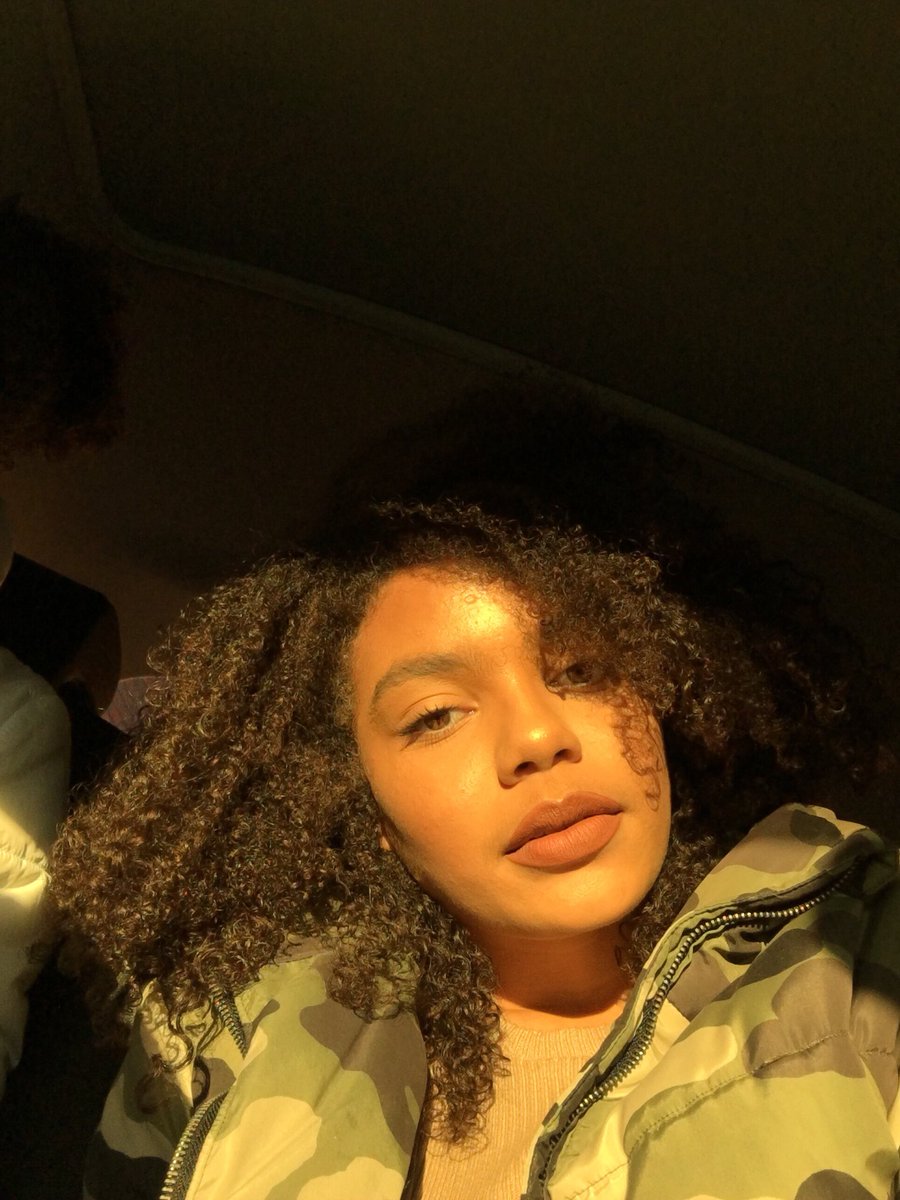 nickimstark's tweet photo. happy tuesday! lots of love to everyone and always spread positivity ♥️🌻

#tuesdayselfie #dolanpoc 
@EthanDolan @GraysonDolan https://t.co/R4KeuCrYP9