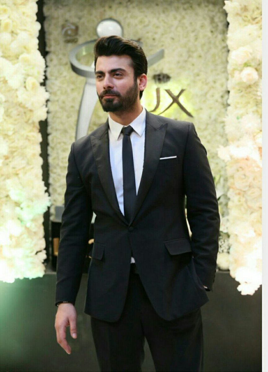 TheFawadFC's tweet photo. Come let's all thank Fawad Khan For making this ugly world beautiful.❤️ https://t.co/OoodryWmfT