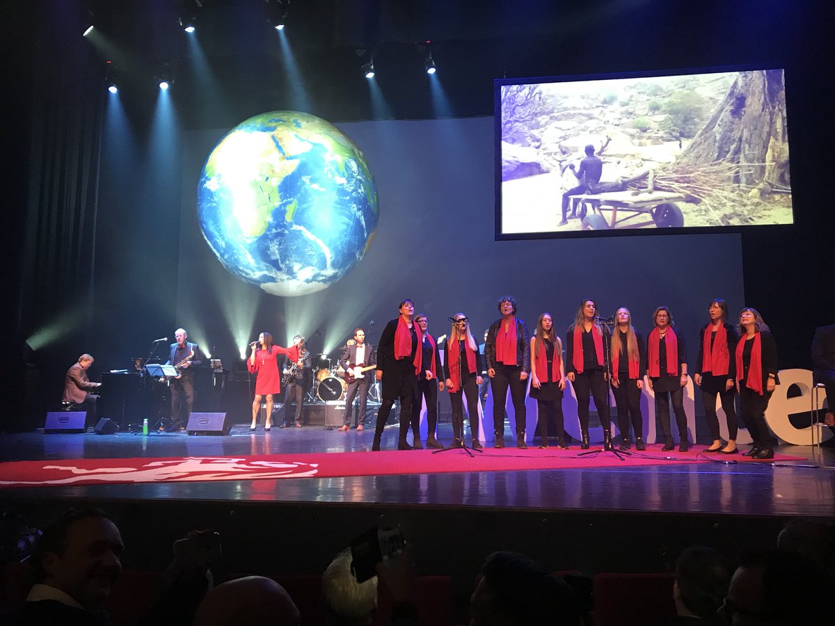 twente's tweet photo. ‘Heal the world, make it a better place’ Earth is calling… YOU! Geef jij dit jaar de antwoorden? Twentse innovaties zijn nodig om het probleem van wereldwijde klimaatverandering fundamenteel aan te pakken #EarthiscallingTwente #rodeloper2018 https://t.co/g7P5lLsvWR