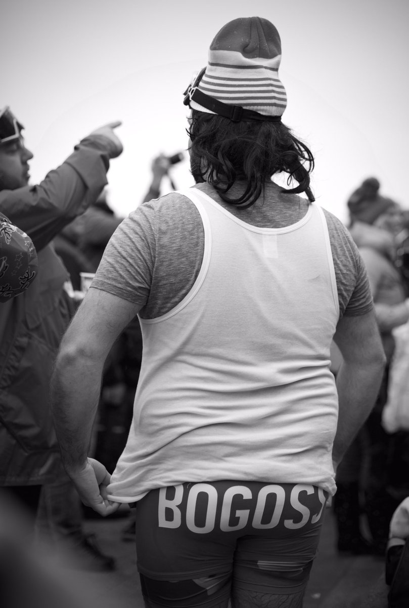 letsdunkerque's tweet image. Bonne année à tous les Masquelours 😊 #Dunkerque #carnavaldedunkerque #dk #hautsdefrance #dunkirk #malolesbains #carnaval