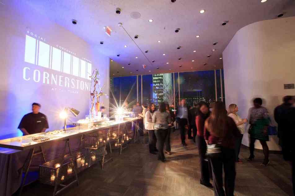We're here with libations and complimentary small plates to warm up a cold Monday at #SessionNightLounge. 4-7pm Session Nights at Cornerstone in the plaza. #AlbanySNL #NYSAssembly #NYSSenate  #Albany #DowntownAlbany #makemondaysbetter