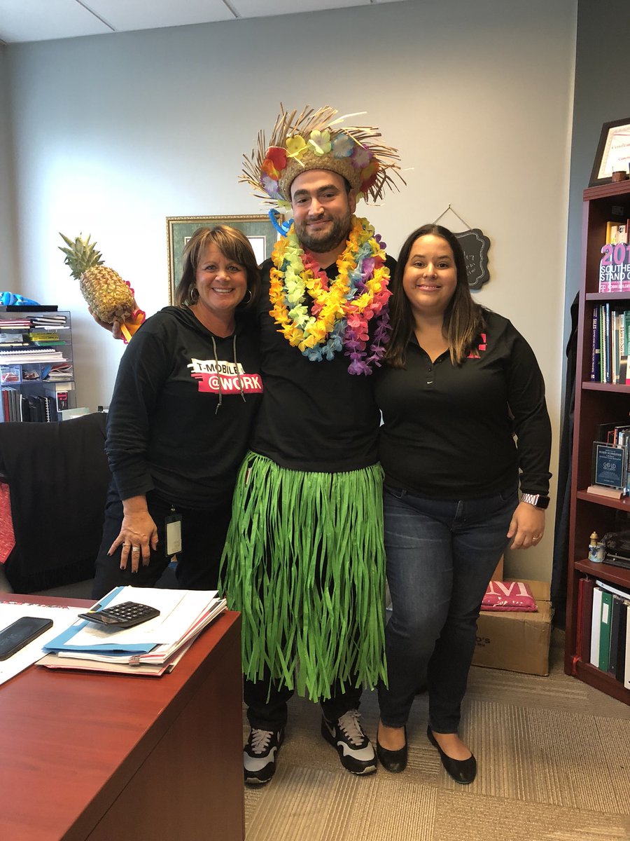 irenedowning's tweet photo. Congratulations to Anthony Sanchez PEAK Winner for the Southeast! Known for always going above and beyond! Well deserved! @AsanchTweets @bnash001 @JakeSalata @rmsbolger https://t.co/iK8D8TOj6v