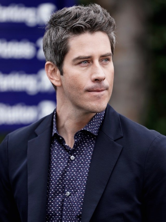 prague - Bachelor 22 - Arie Luyendyk Jr - FAN FORUM - General Discussion  - *Sleuthing Spoilers* - Page 18 DTCBYLwX4AATiG1