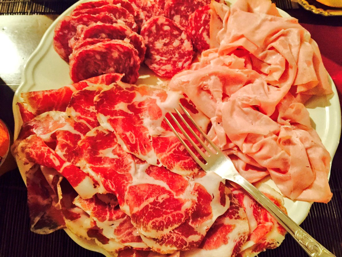 fmfeye's tweet photo. #AnnoDelCiboItaliano pronti ad assaggiarlo in cene e banchetti tra i Castelli del Ducato #EmiliaRomagna escursioni di gusto @Andrea_Radic @GAE_AIGAE @VinoeGustoBlog @identitagolose @soniaperonaci @roggfer @Francy_Guatteri @GialloZafferano @Foodvalley https://t.co/xTWSyGFbRw https://t.co/XNgkrjkAhY