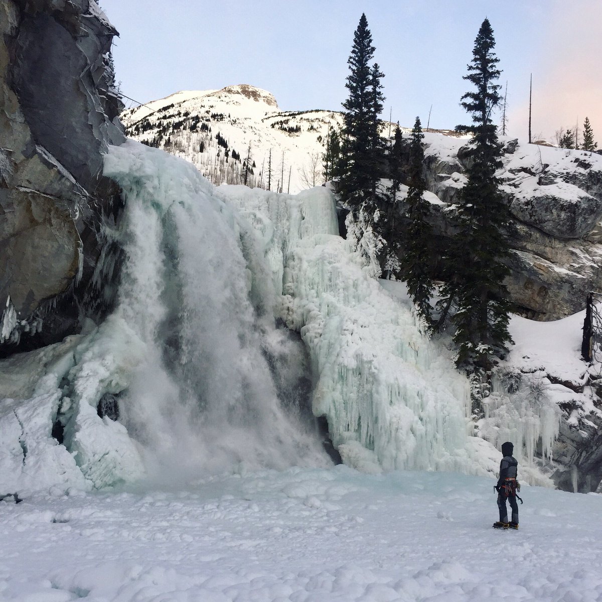 ChinChew11's tweet photo. First Ascent of Red Deer Falls south of Tumbler Ridge. #RedDeerFalls #TRGeo #ExploreBC #CanadianRockies https://t.co/jhZVL3opf0