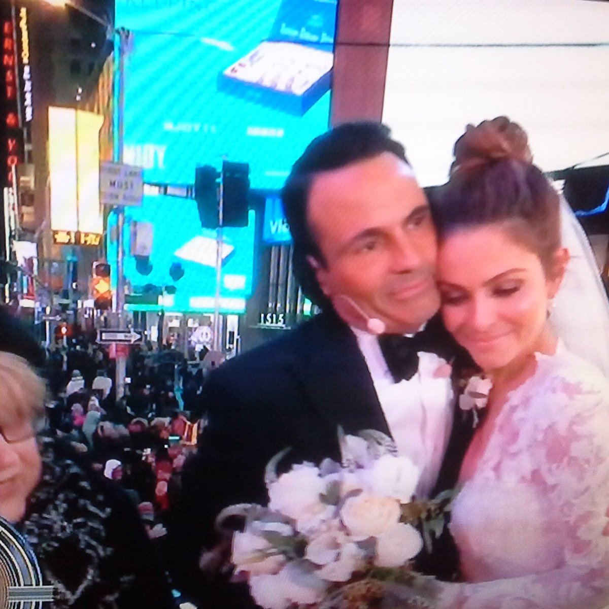 cateandtylermtv's tweet photo. CONGRATULATIONS ON GETTING MARRIED 🎉💍💐
I'M SO HAPPY FOR YOU GUYS 😄 #Finally #HusbandAndWife @mariamenounos &amp; @undergaro @IAmSteveHarvey https://t.co/qS9O2QY953