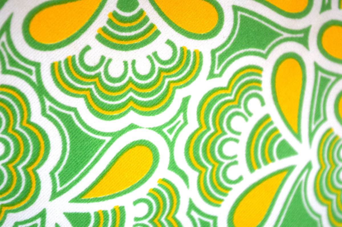 BRVintage's tweet image. Green and Yellow Neck Scarf,  1970s Polyester Scarf. Ben … etsy.me/2xHvLnW #VintageClothing #SchoolBusYellow