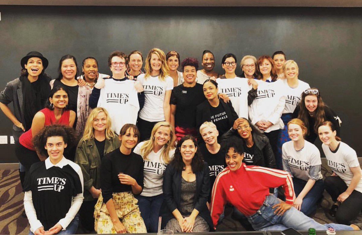 emmaewwatson's tweet photo. #WhyWeWearBlack #TIMESUP @TIMESUPNOW #GoldenGlobes  #GoldenGlobes2018 
#EmmaWatson #EmWatson #Emma #Em #Watson https://t.co/jNLlEfiAY5