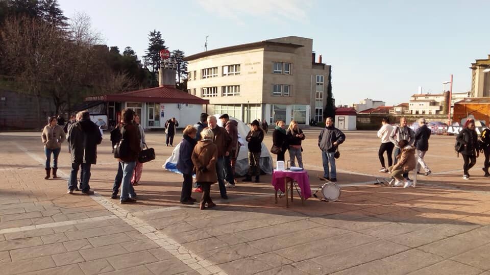 Concentración en la Acampada esta mañana.
El próximo miércoles nos recibe el alcalde !!!por fin!!!
Tras casi un año.